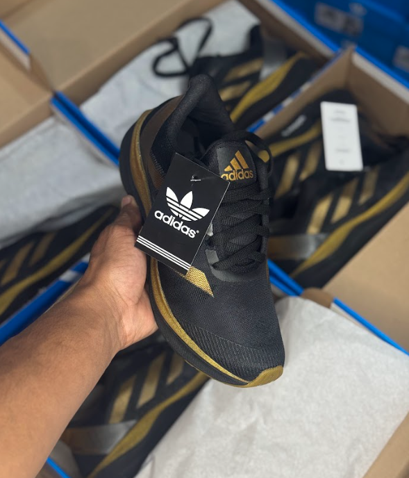 Adizero Preto/Dourado