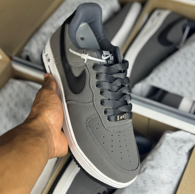 Air Force 1 x Grafite Preto