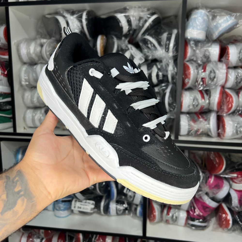 Adi 2000 Preto/branco