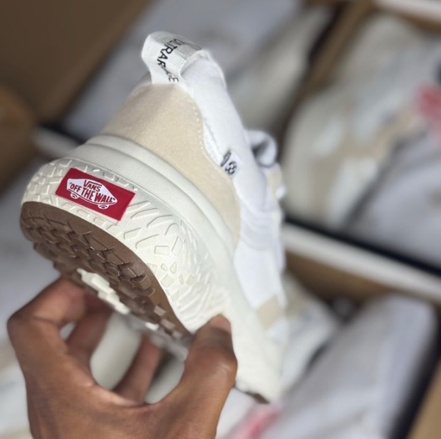 UltraRange Neo - (Linha Premium) x Off-White/Cinza