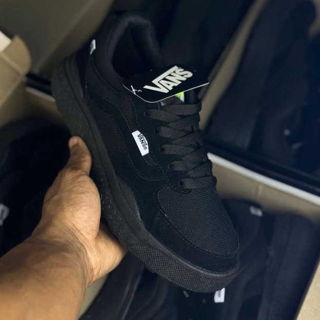 UltraRange Neo - (Linha Premium) x Preto/Preto
