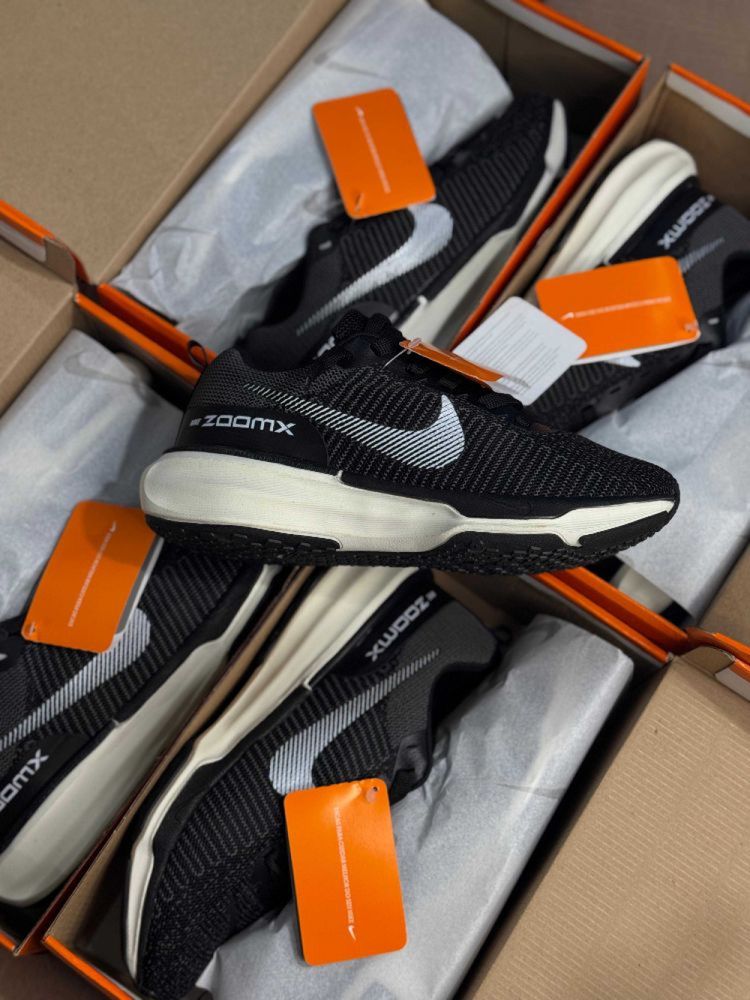 Nike ZoomX - (Linha Premium) Preto/branco