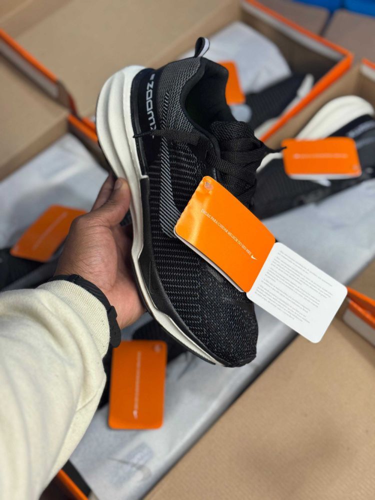 Nike ZoomX - (Linha Premium) Preto/branco