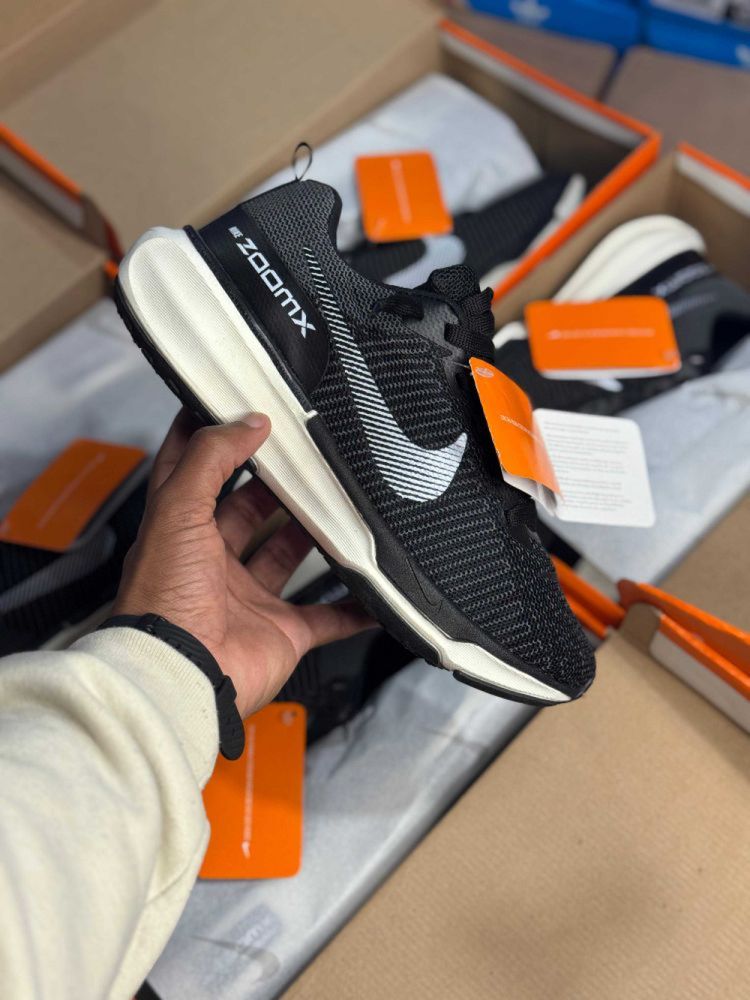 Nike ZoomX - (Linha Premium) Preto/branco