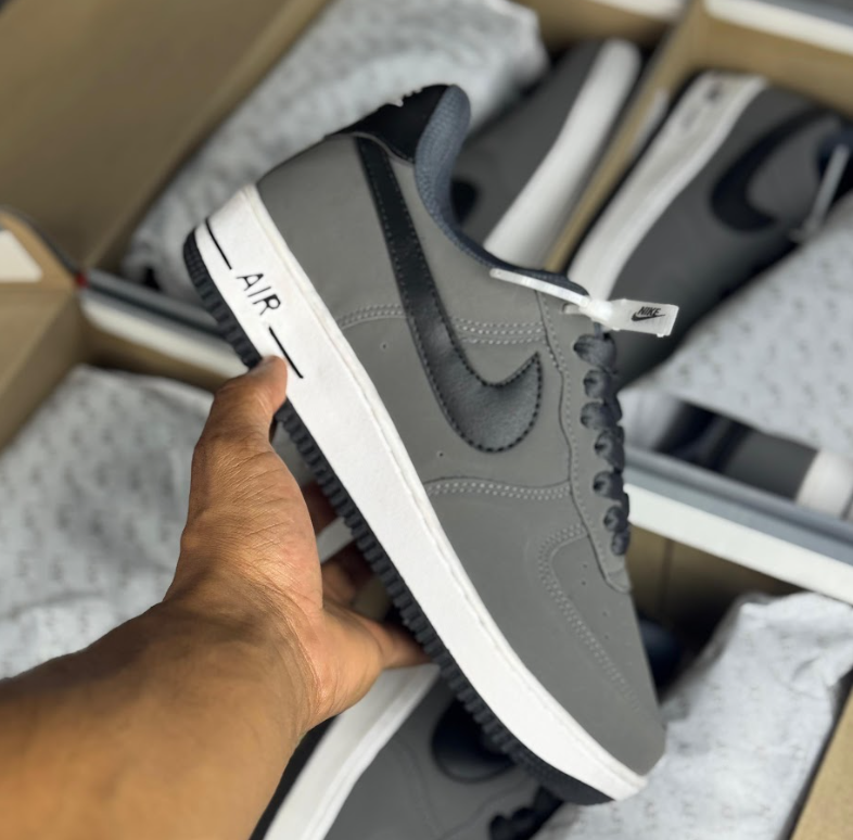 Air Force 1 x Grafite Preto