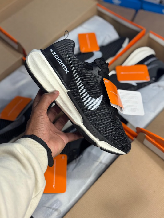 Nike ZoomX - (Linha Premium) Preto/branco