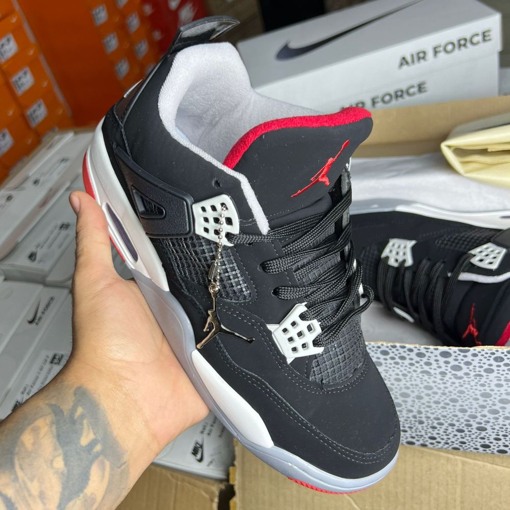 Jordan 4 Luxo Preto/Vermelho